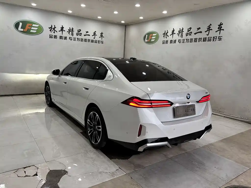 BMW 5 Series 2024