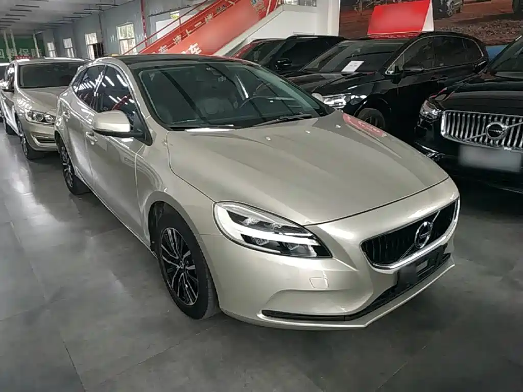Volvo V40 2018 — фото 4