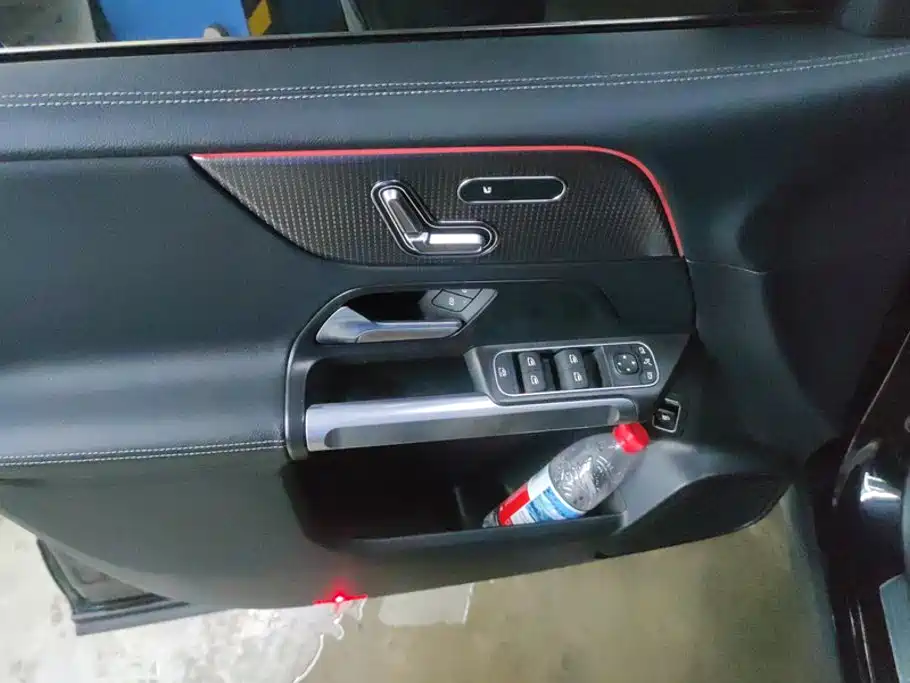 Mercedes-Benz EQB 2023