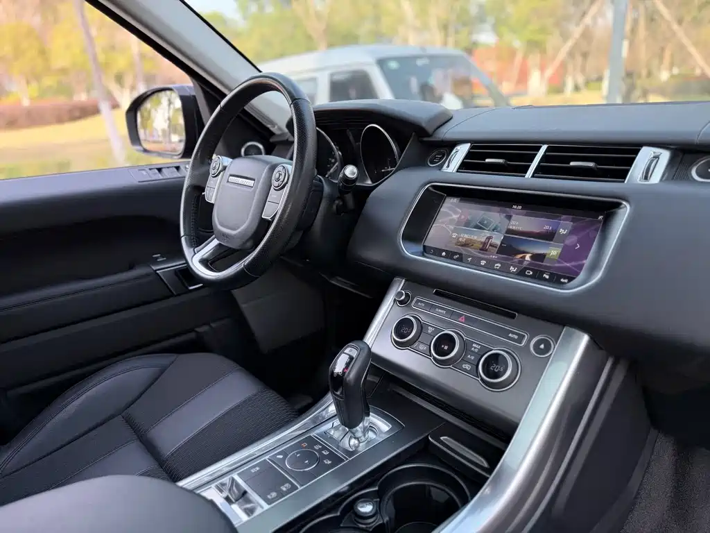 Land Rover Sport 2018 — фото 17