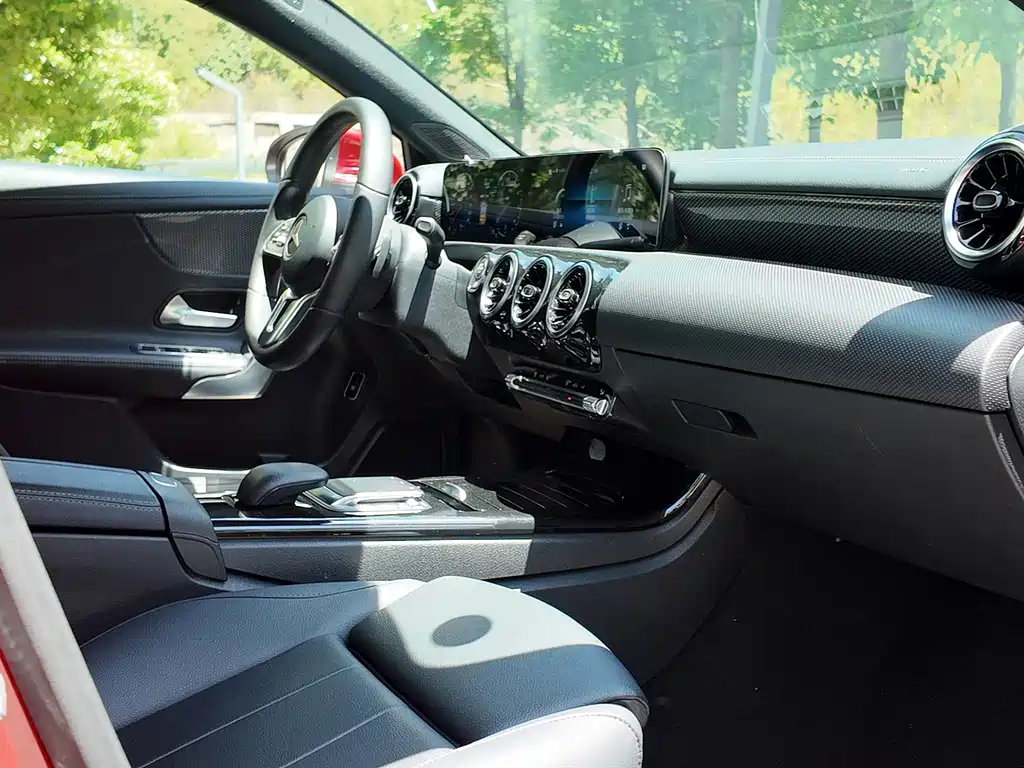 Mercedes-Benz A-Class 2021 — фото 10