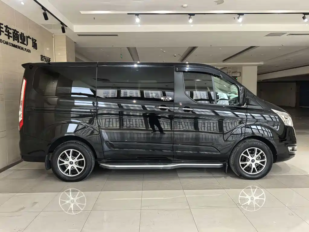 Ford Tourneo 2019 — фото 4