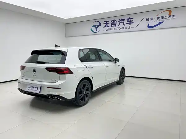 Volkswagen Golf 2021