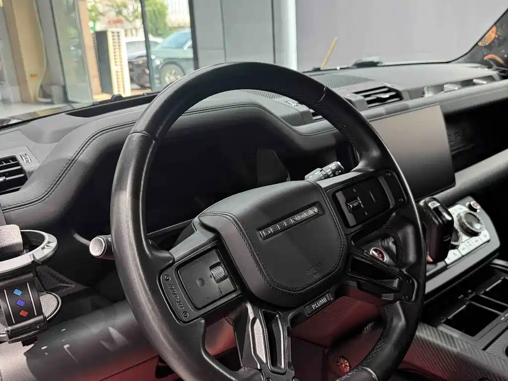 Land Rover Defender 2023 — фото 13