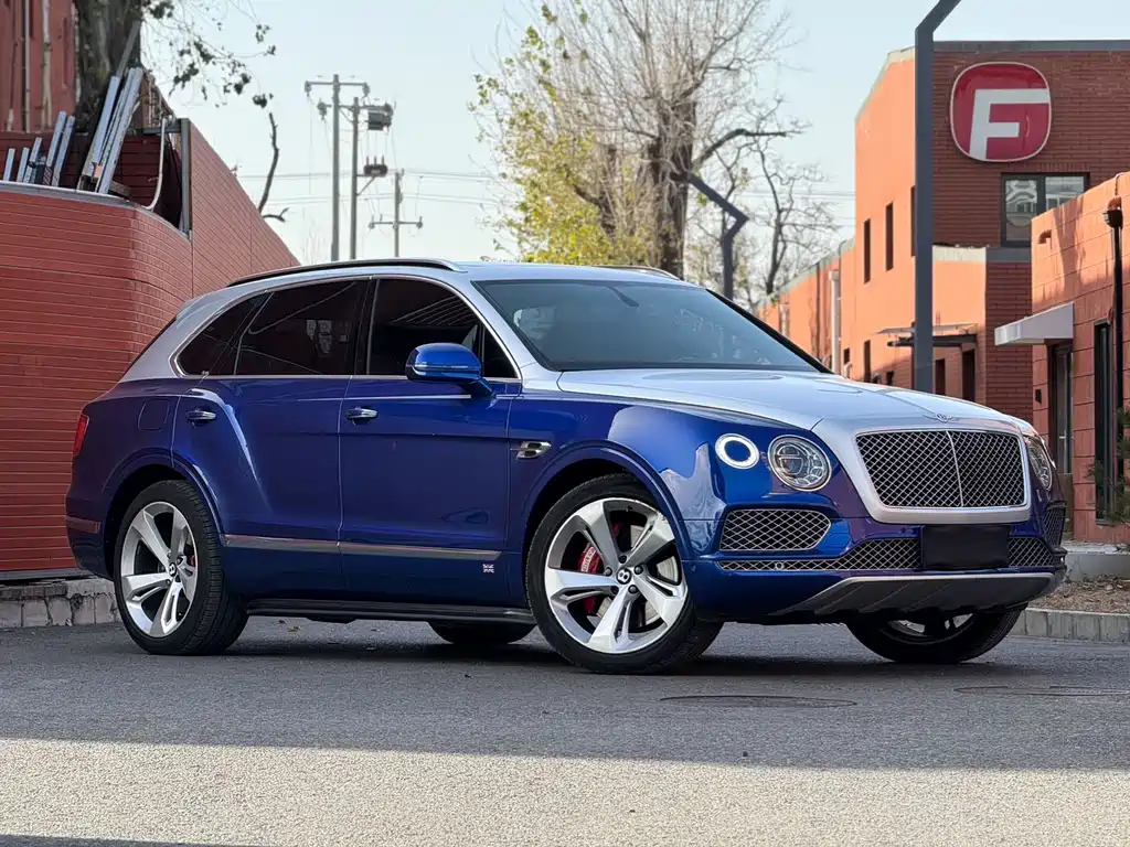 Bentley Bentayga 2018 — фото 3