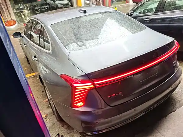 Hongqi H5 2023