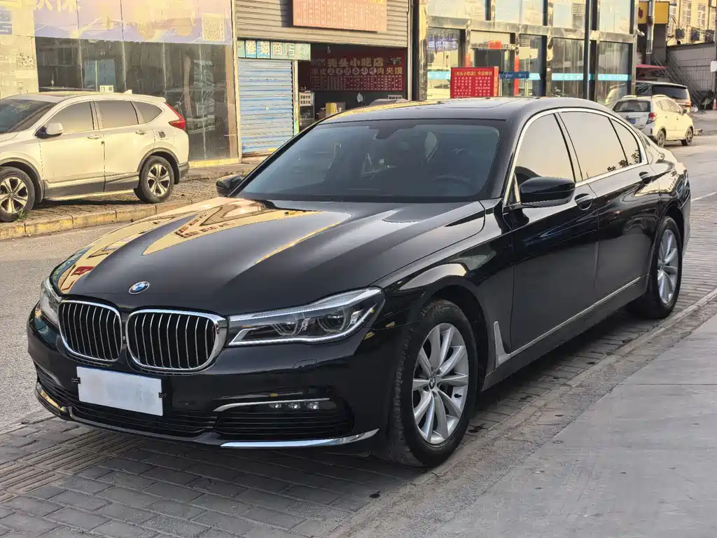 BMW 7 Series 2017 — фото 1