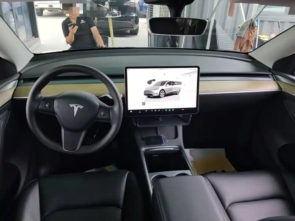 Tesla Model Y 2022 — фото 10