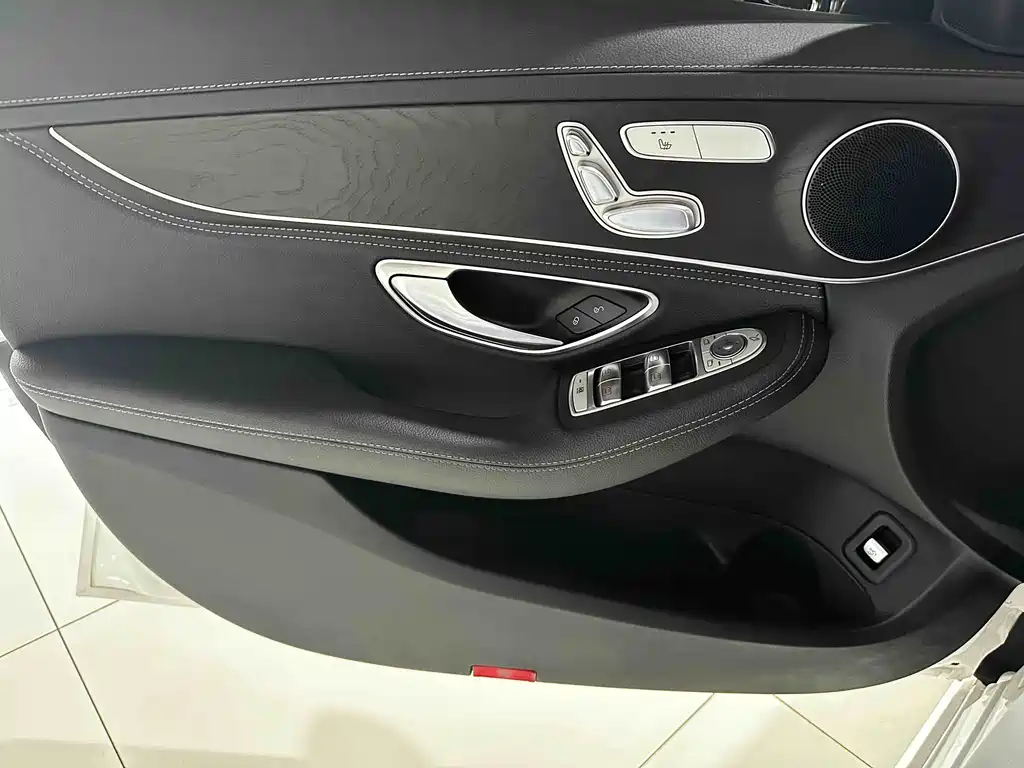 Mercedes-Benz C-Class 2019 — фото 10