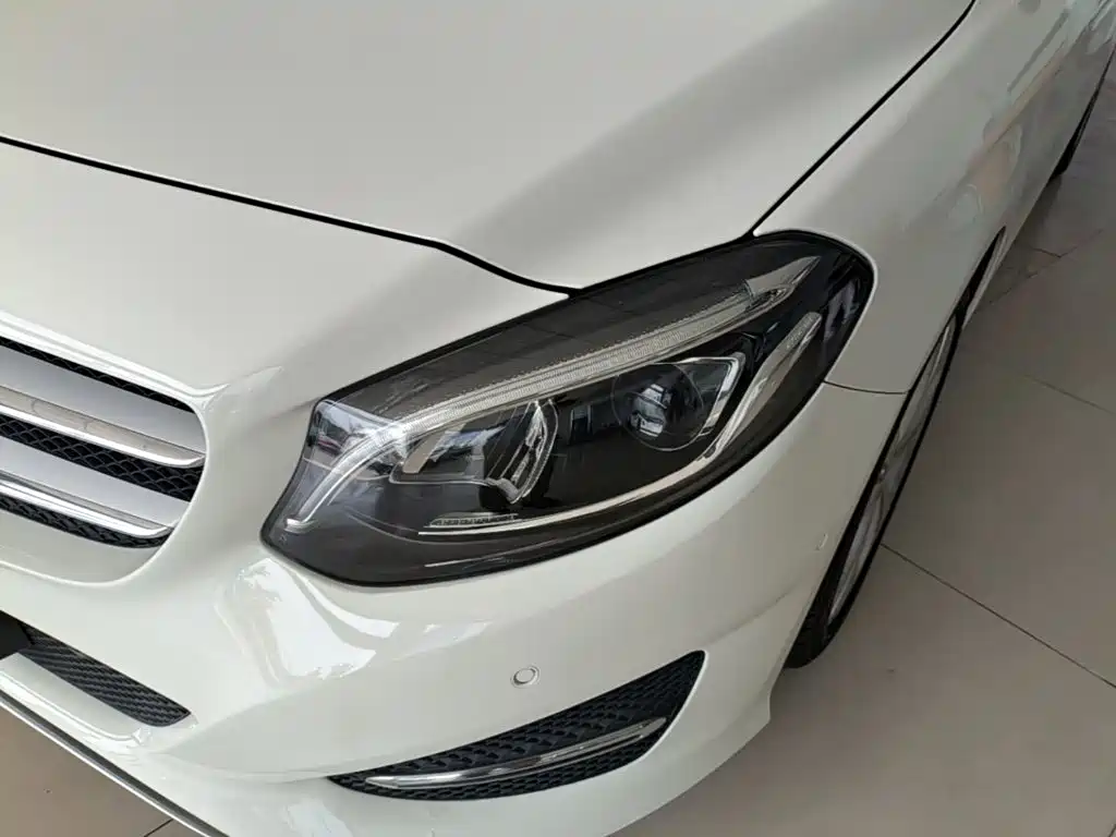 Mercedes-Benz B-Class 2017 — фото 24