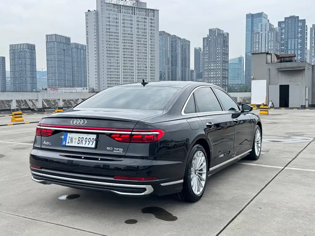 Audi A8 2023 — фото 16