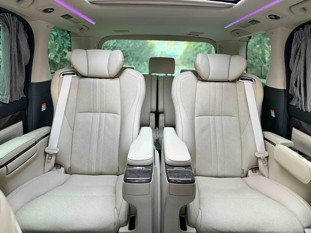 Toyota Alphard 2021 — фото 11