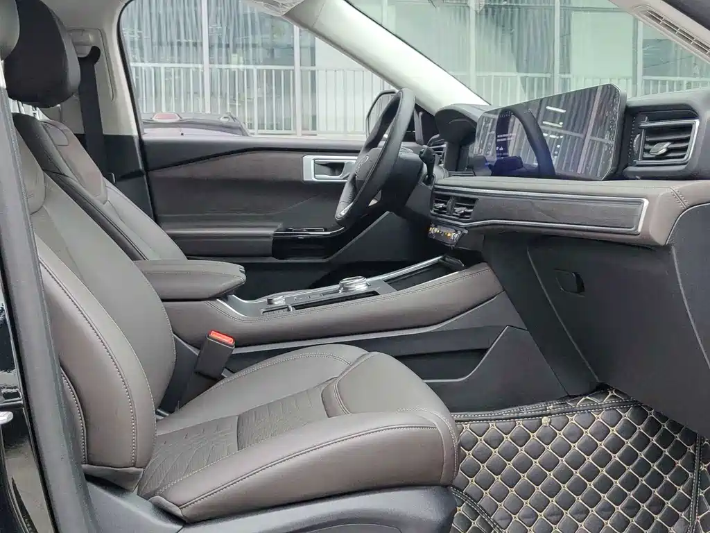 Ford Explorer 2025 — фото 19