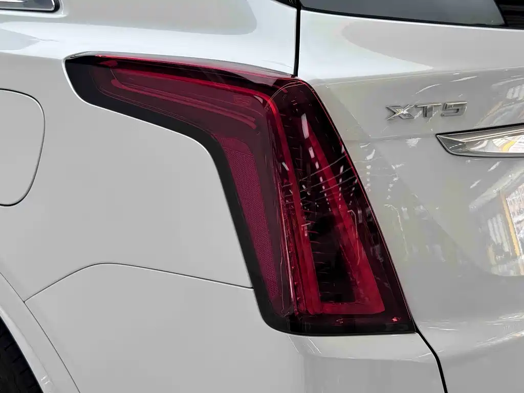 Cadillac XT5 2022 — фото 11
