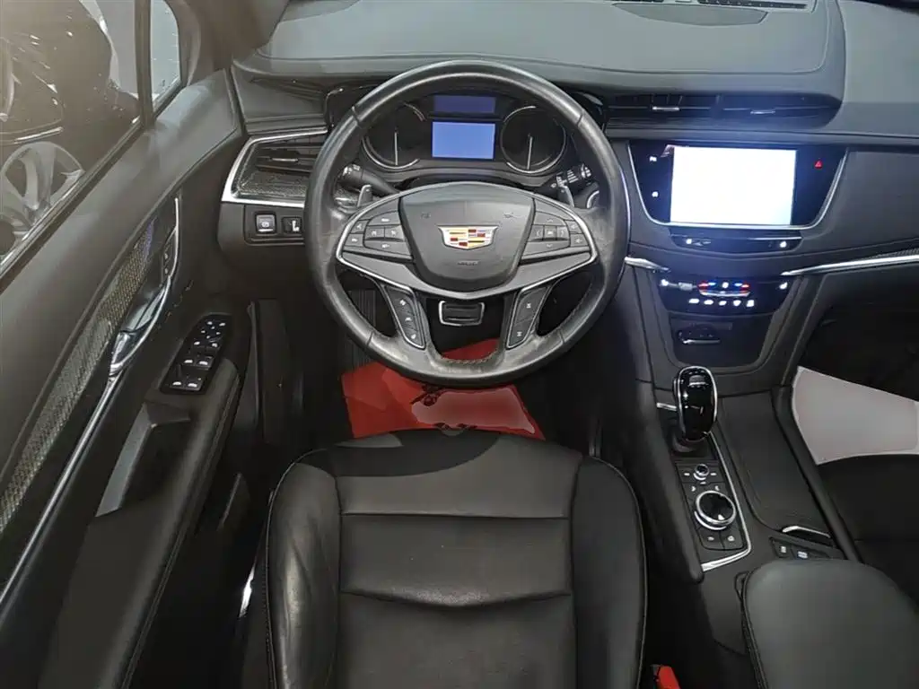 Cadillac XT5 2023 — фото 11