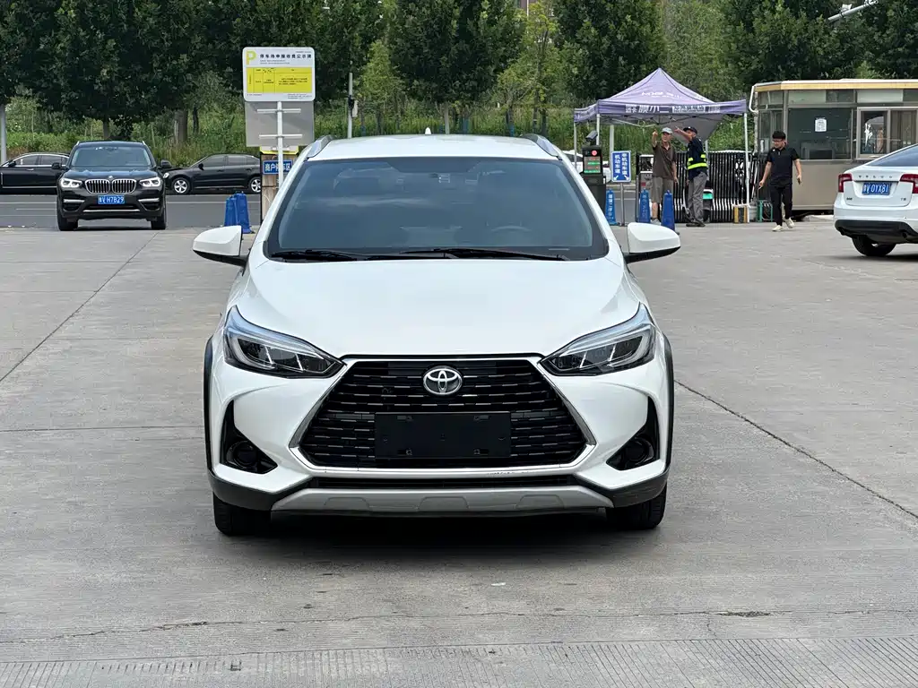 Toyota Yaris L 2022