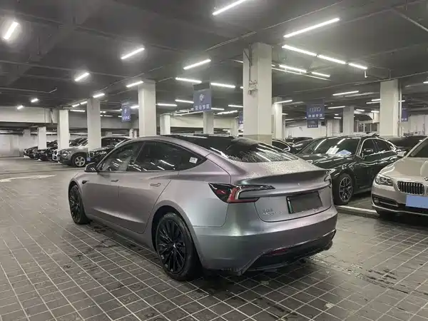 Tesla Model 3 2025