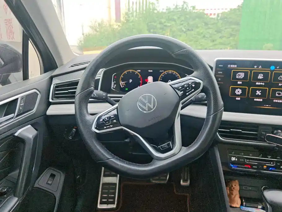 Volkswagen Tiguan L 2023 — фото 15