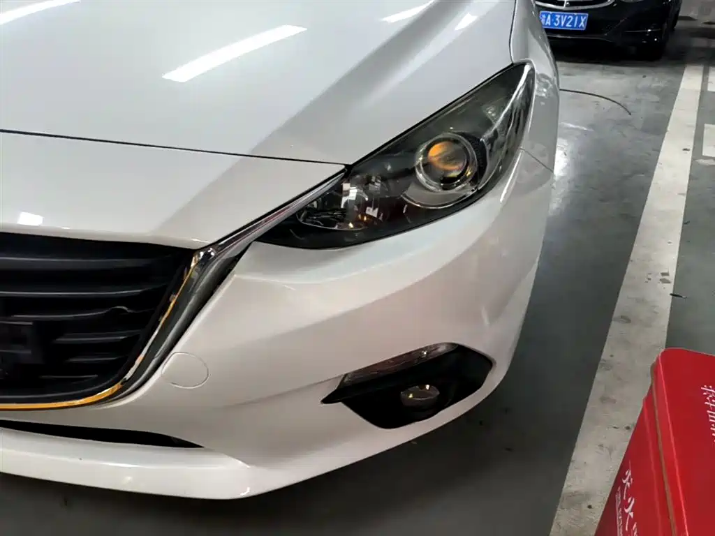 Mazda 3 Axela 2016 — фото 24