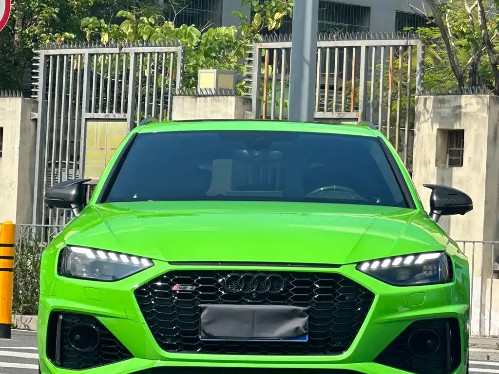Audi RS 4 2023 — фото 2