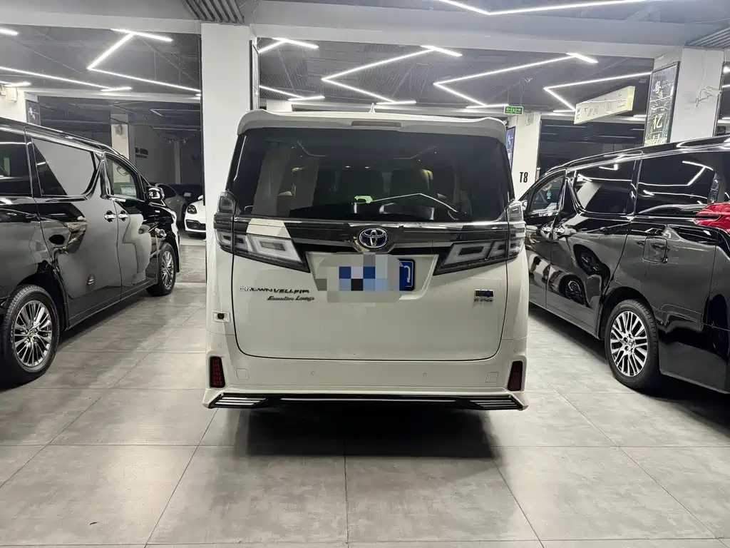 Toyota Vellfire 2022 — фото 7