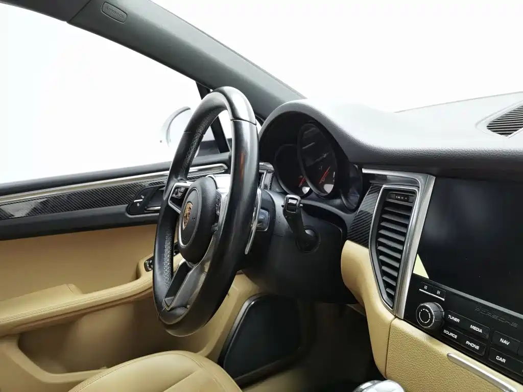 Porsche Macan 2018 — фото 22