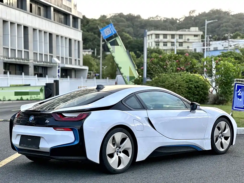 BMW i8 2016