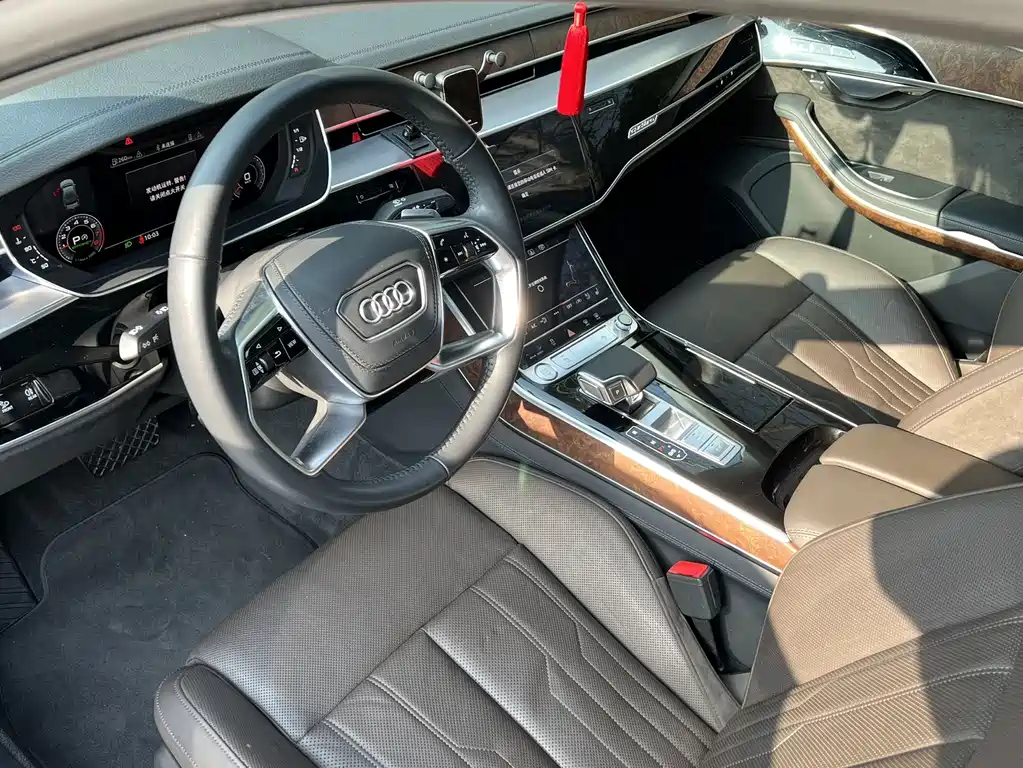 Audi A8 2020 — фото 12