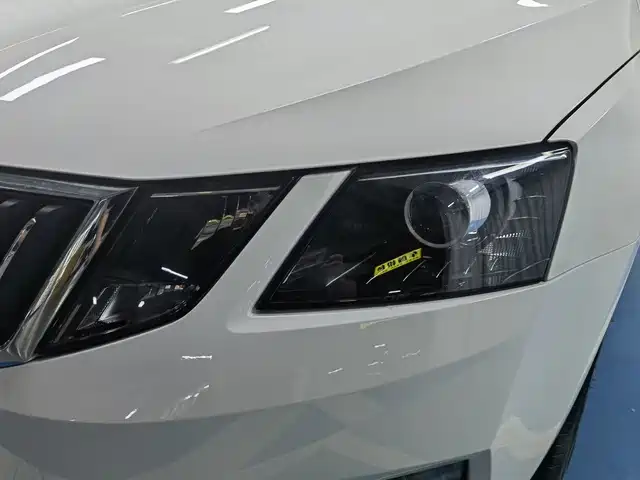 Skoda Octavia 2019 — фото 8