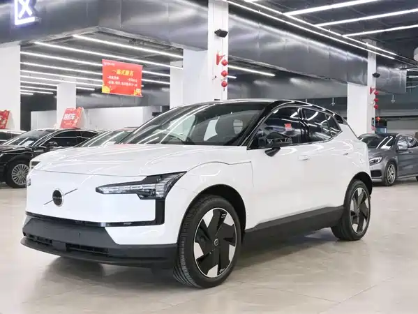Volvo EX30 2025