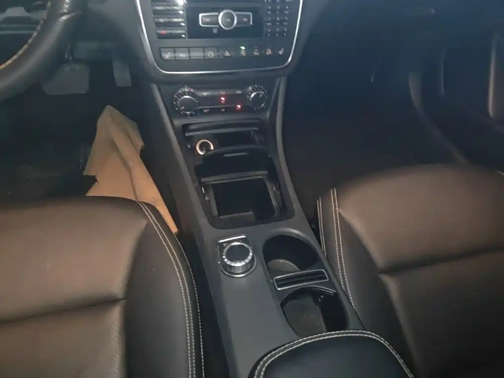 Mercedes-Benz GLA 2015 — фото 14