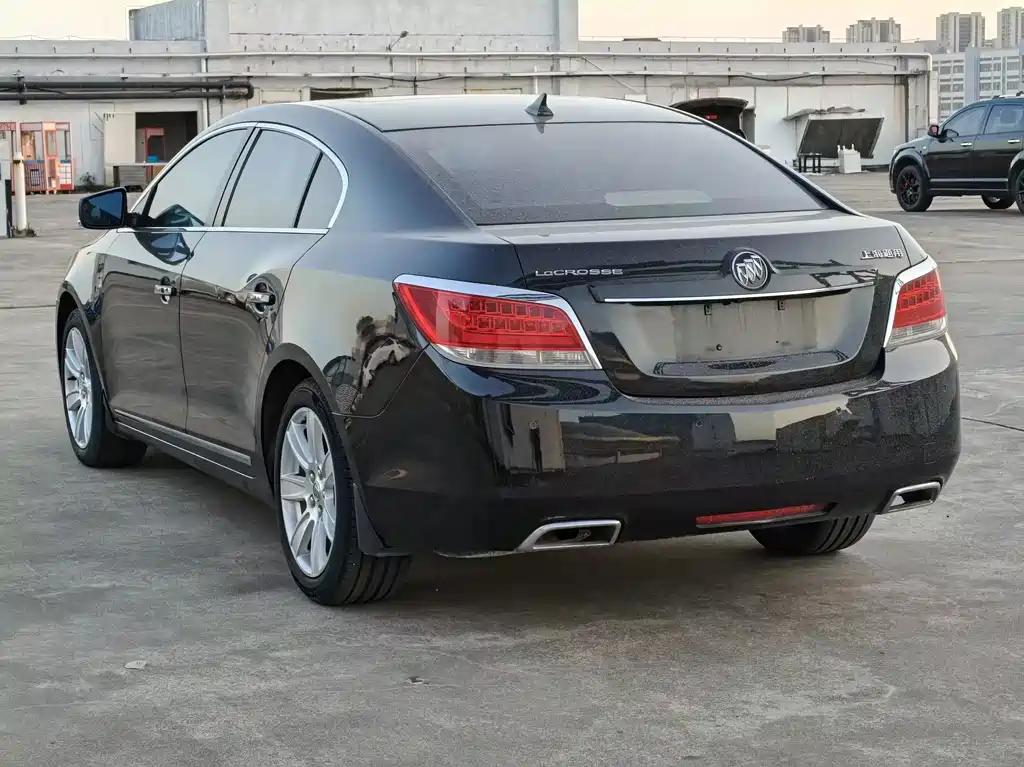 Buick LaCrosse 2011 — фото 4