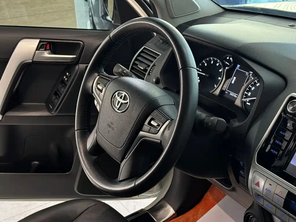 Toyota Prado 2019 — фото 19