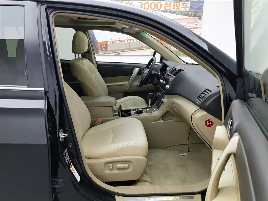 Toyota Highlander 2014 — фото 23