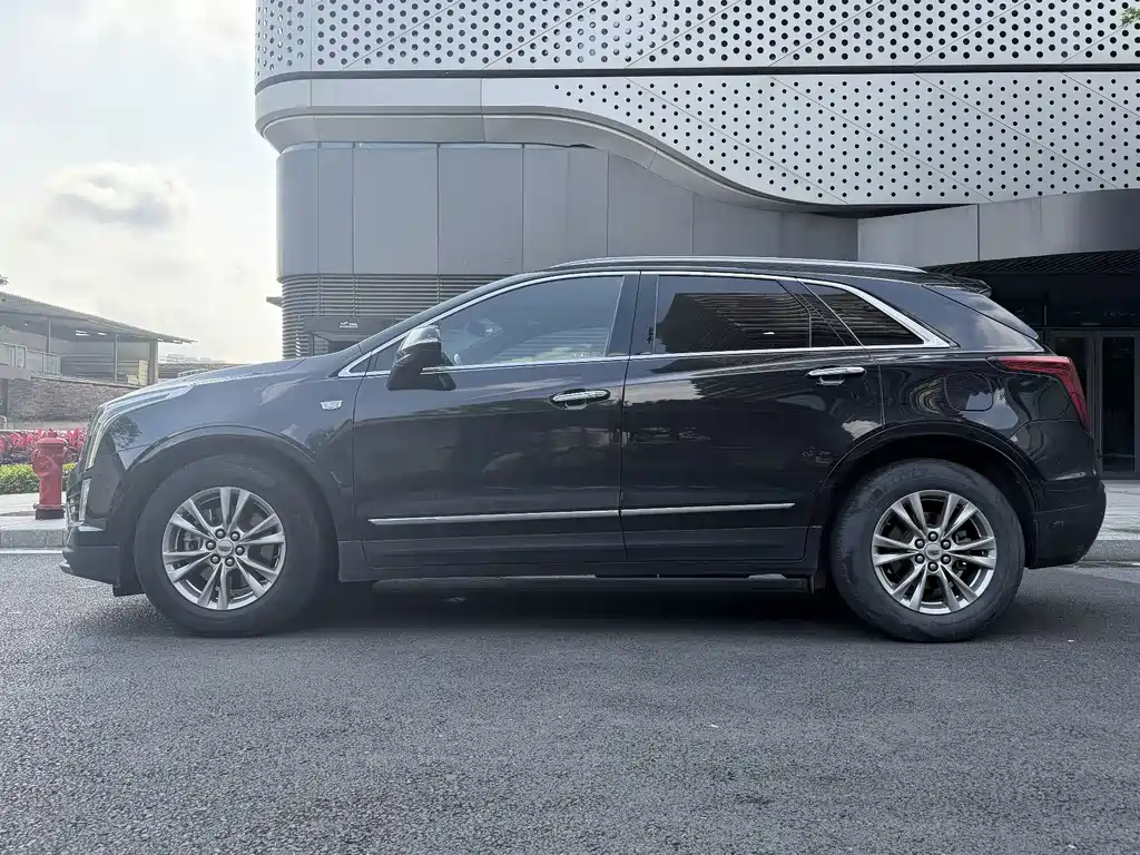 Cadillac XT5 2021 — фото 13