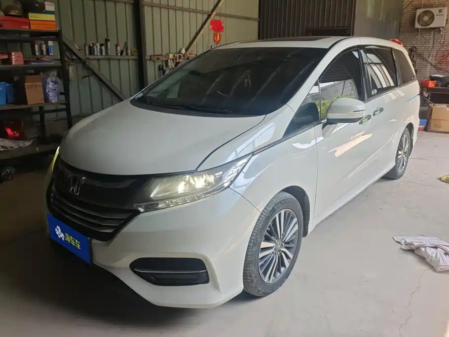 Honda Odyssey 2018 — фото 1