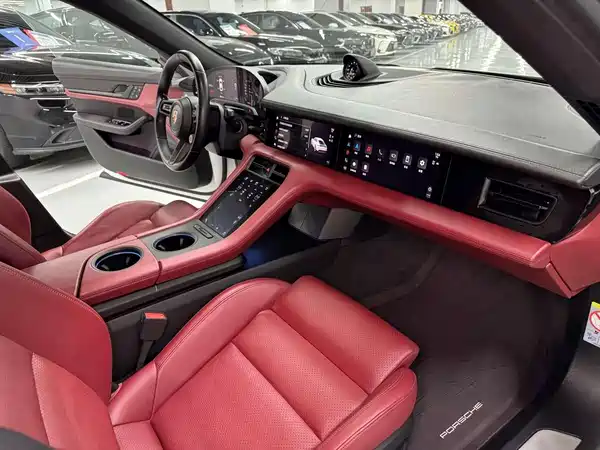 Porsche Taycan 2021