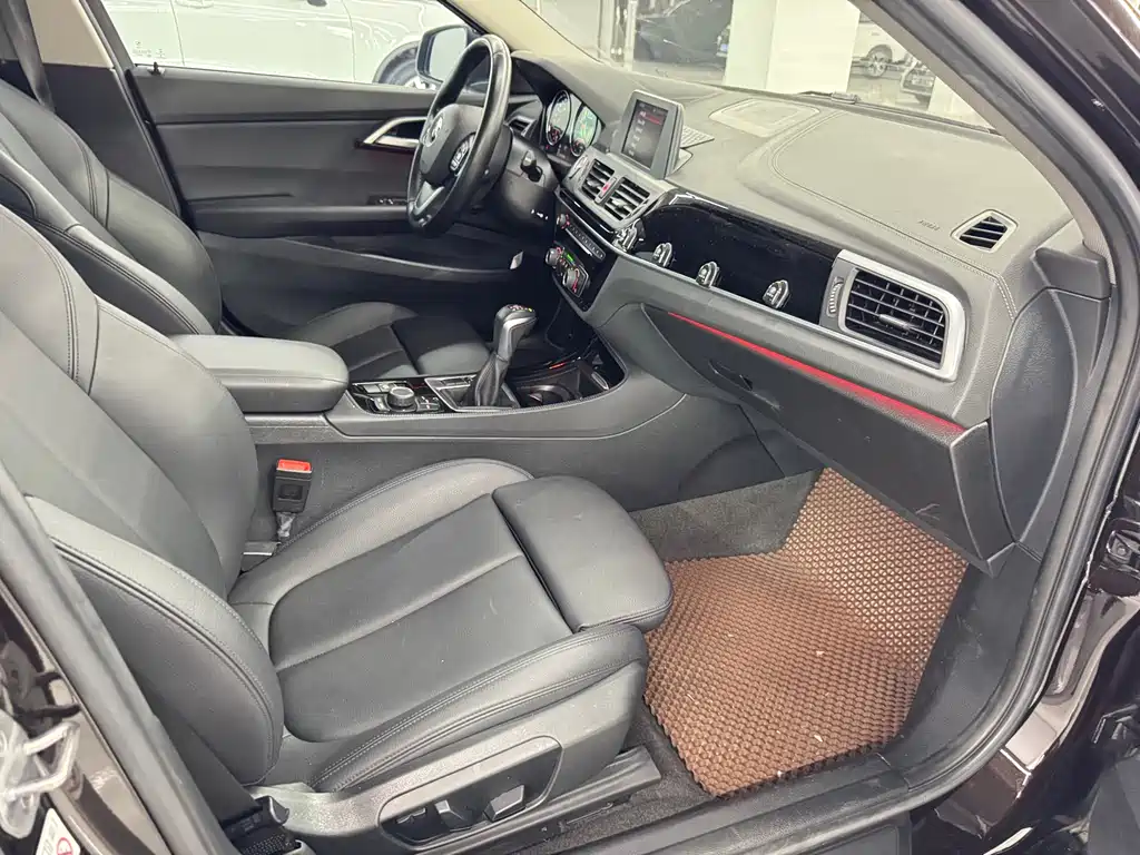 BMW 1 Series 2019 — фото 14