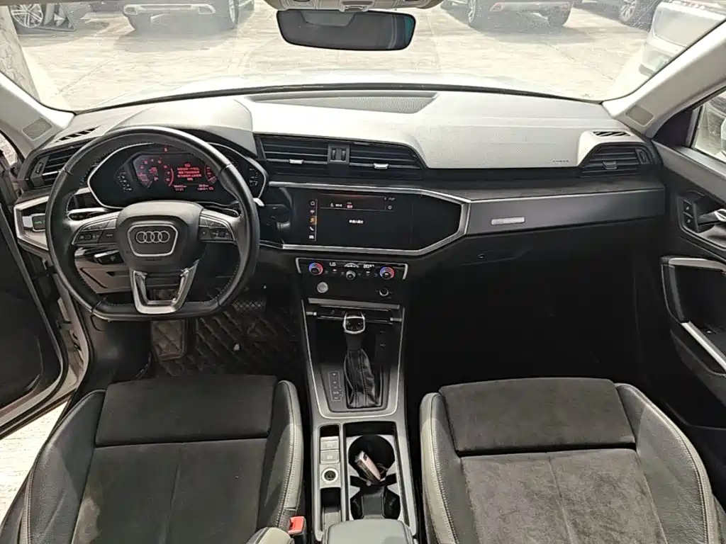 Audi Q3 2019 — фото 10