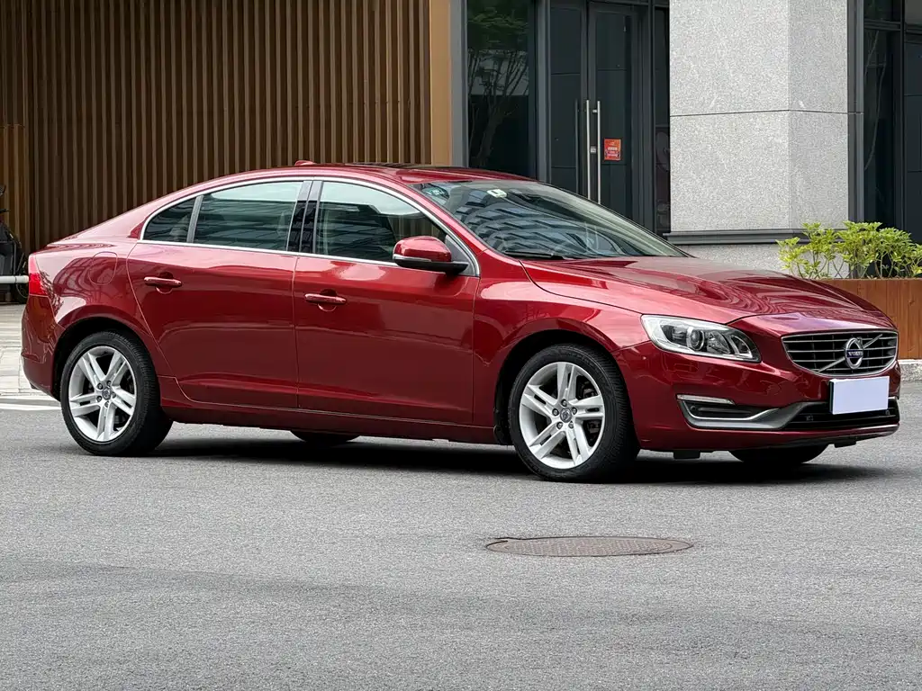 Volvo S60 2014 — фото 7