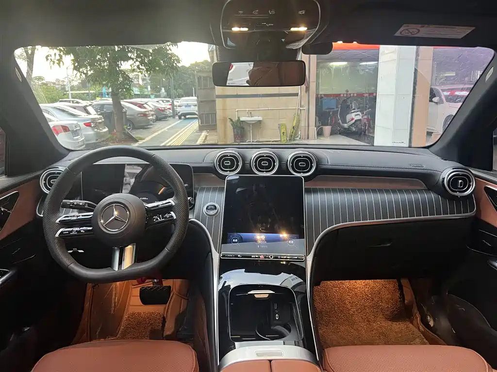 Mercedes-Benz GLC 2025