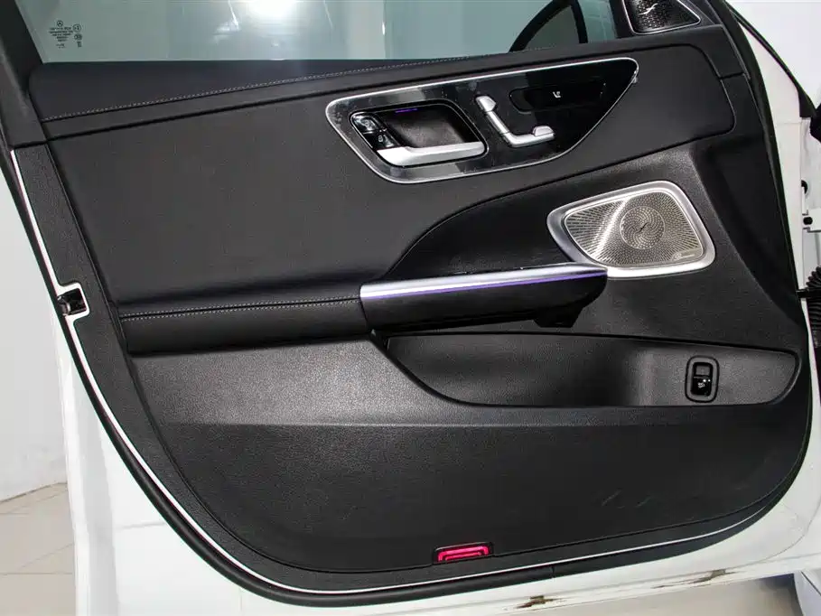 Mercedes-Benz C-Class 2026 — фото 15