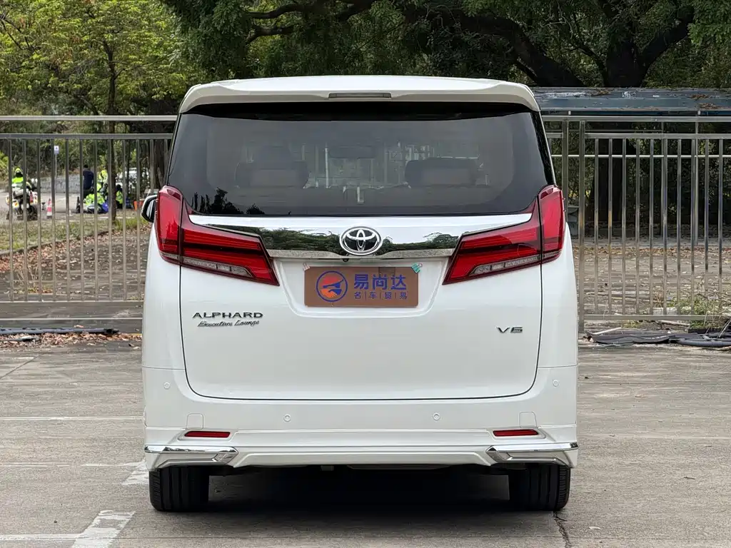 Toyota Alphard 2018 — фото 4