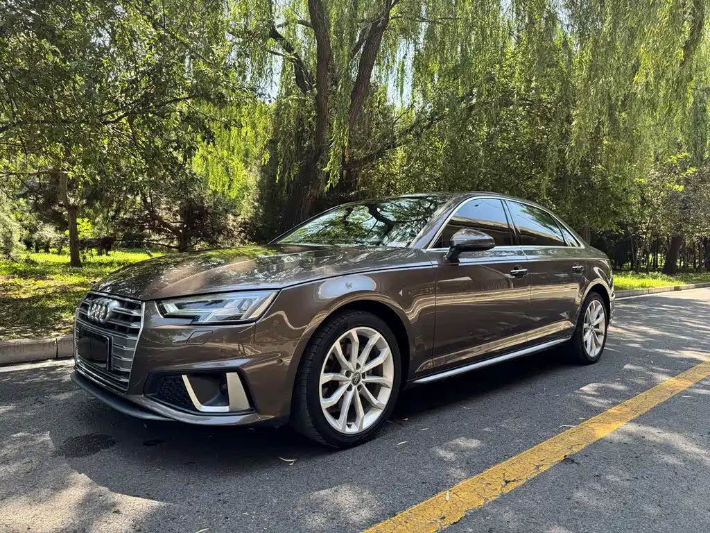 Audi A4L 2019