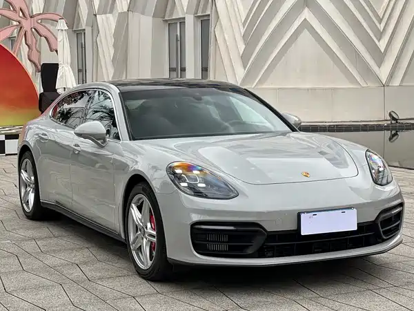 Porsche Panamera 2023