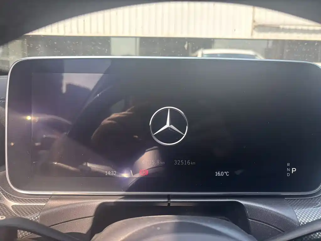 Mercedes-Benz C-Class 2023 — фото 7