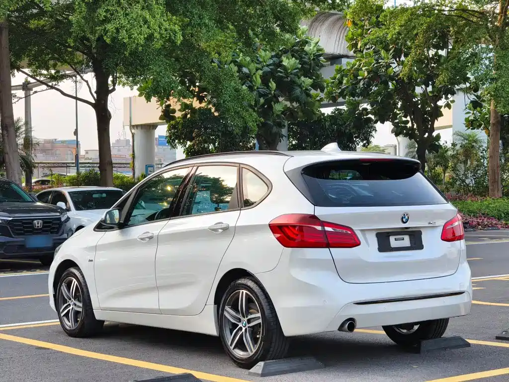 BMW 2 Series Active Tourer 2018 — фото 22
