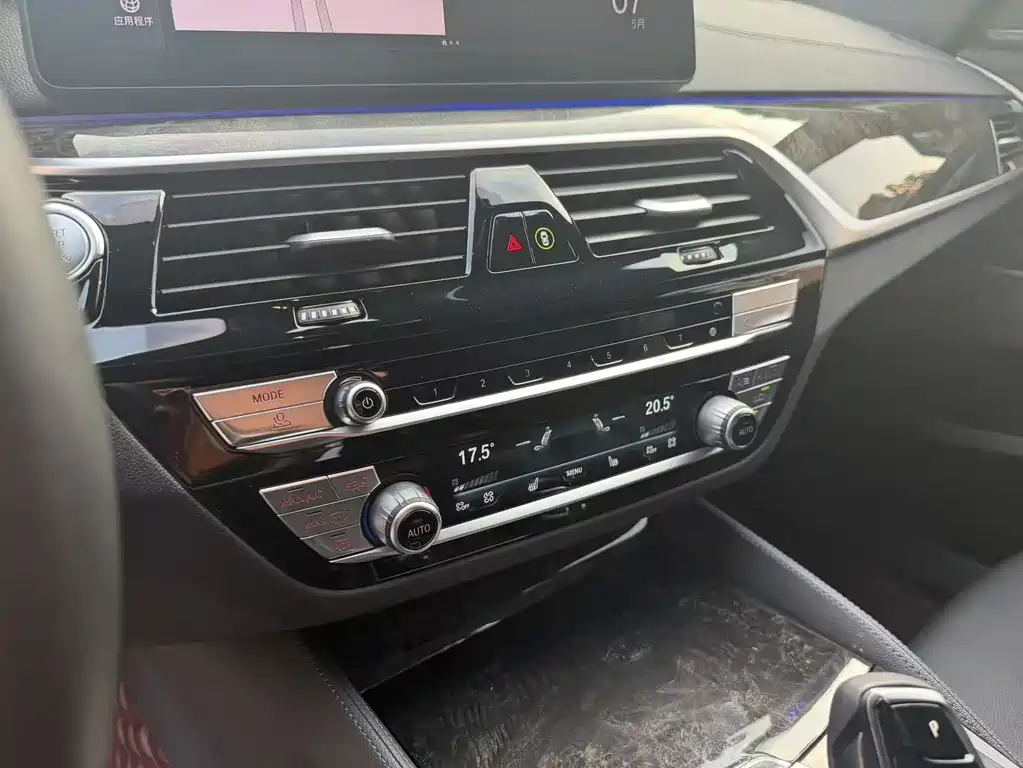 BMW 6 Series GT 2023 — фото 10