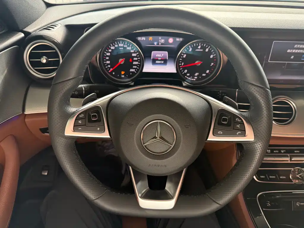 Mercedes-Benz E-Class 2017 — фото 10