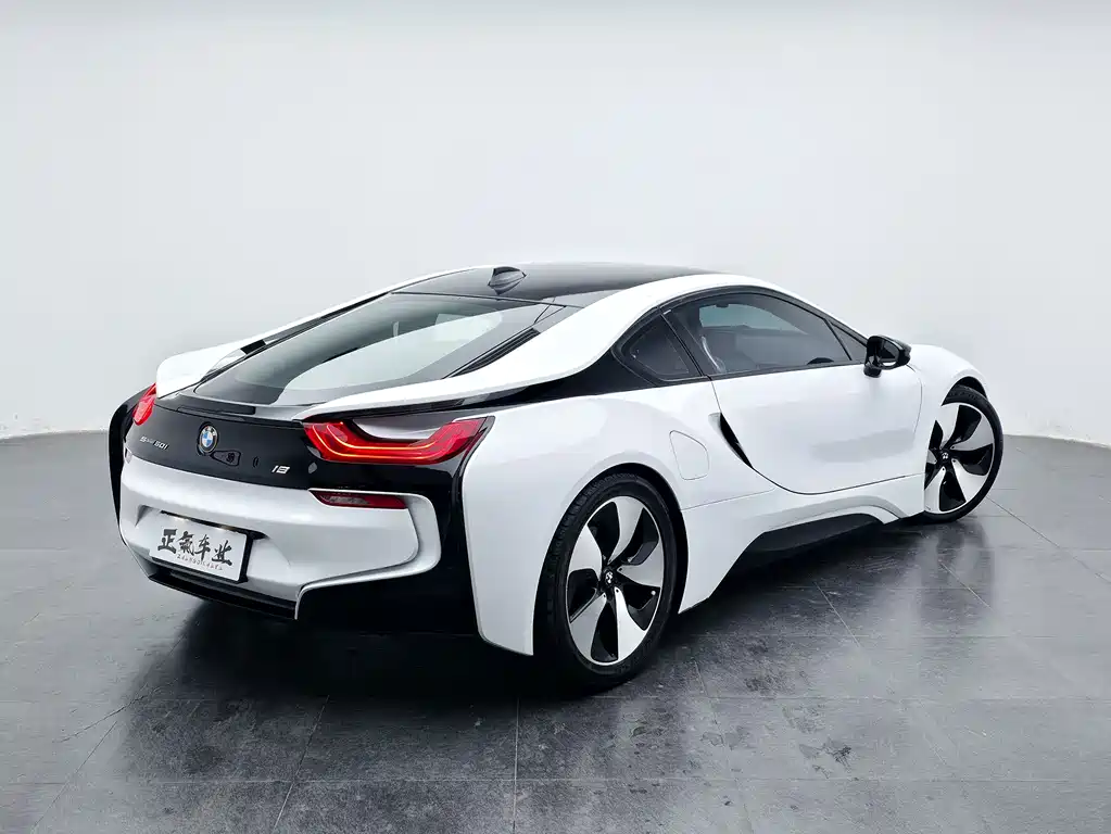 BMW i8 2017 — фото 22